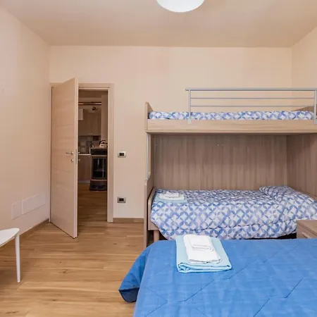Europa Master Guest * Aprica